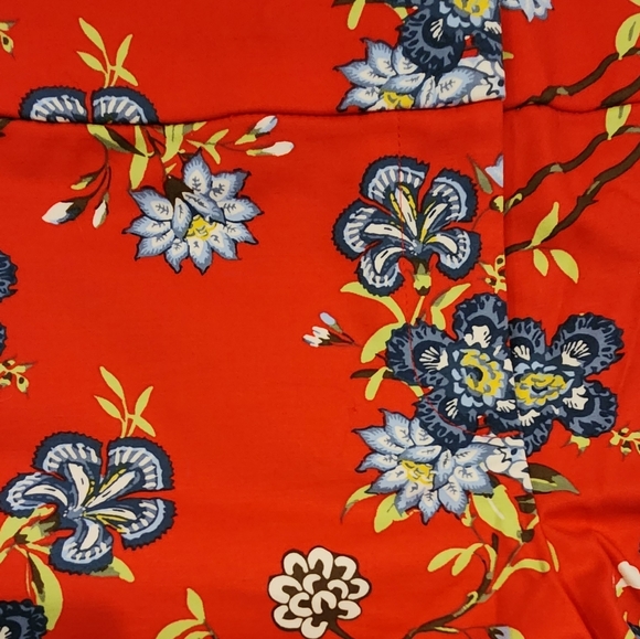 LOFT The Riviera Red Floral Shorts NWT  Size 2 - Picture 4 of 7